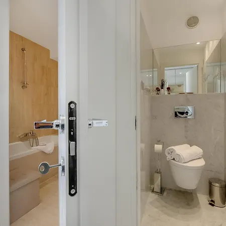 A Casa Di Arianna - Happy 멍똥